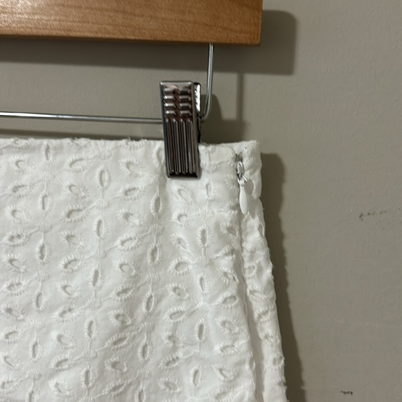 Vineyard Vines Eyelet Lace Skirt White Side Zip Fully Lined Sz 2 - Picture 3 of 8